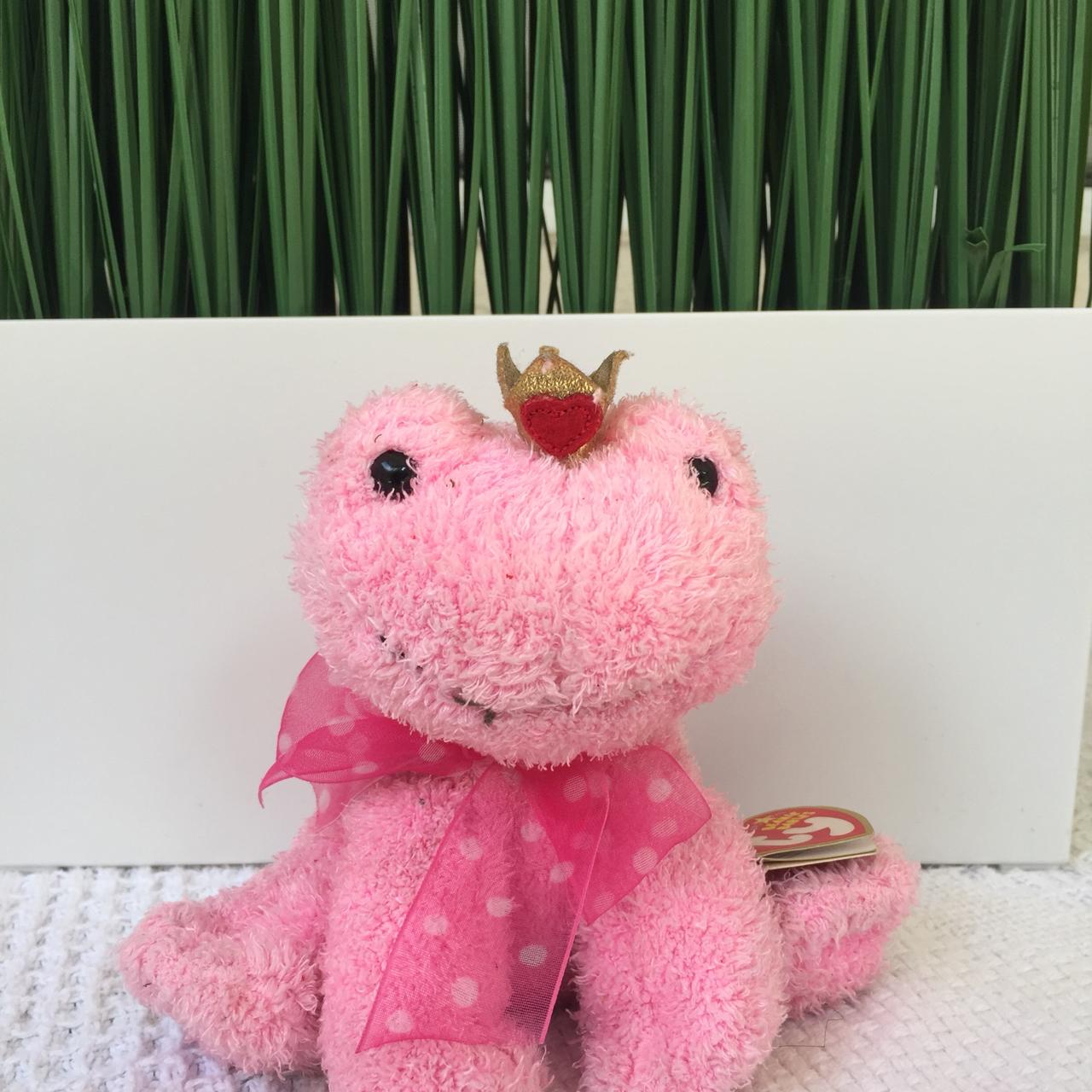 “Kissable” Beanie Baby in perfect