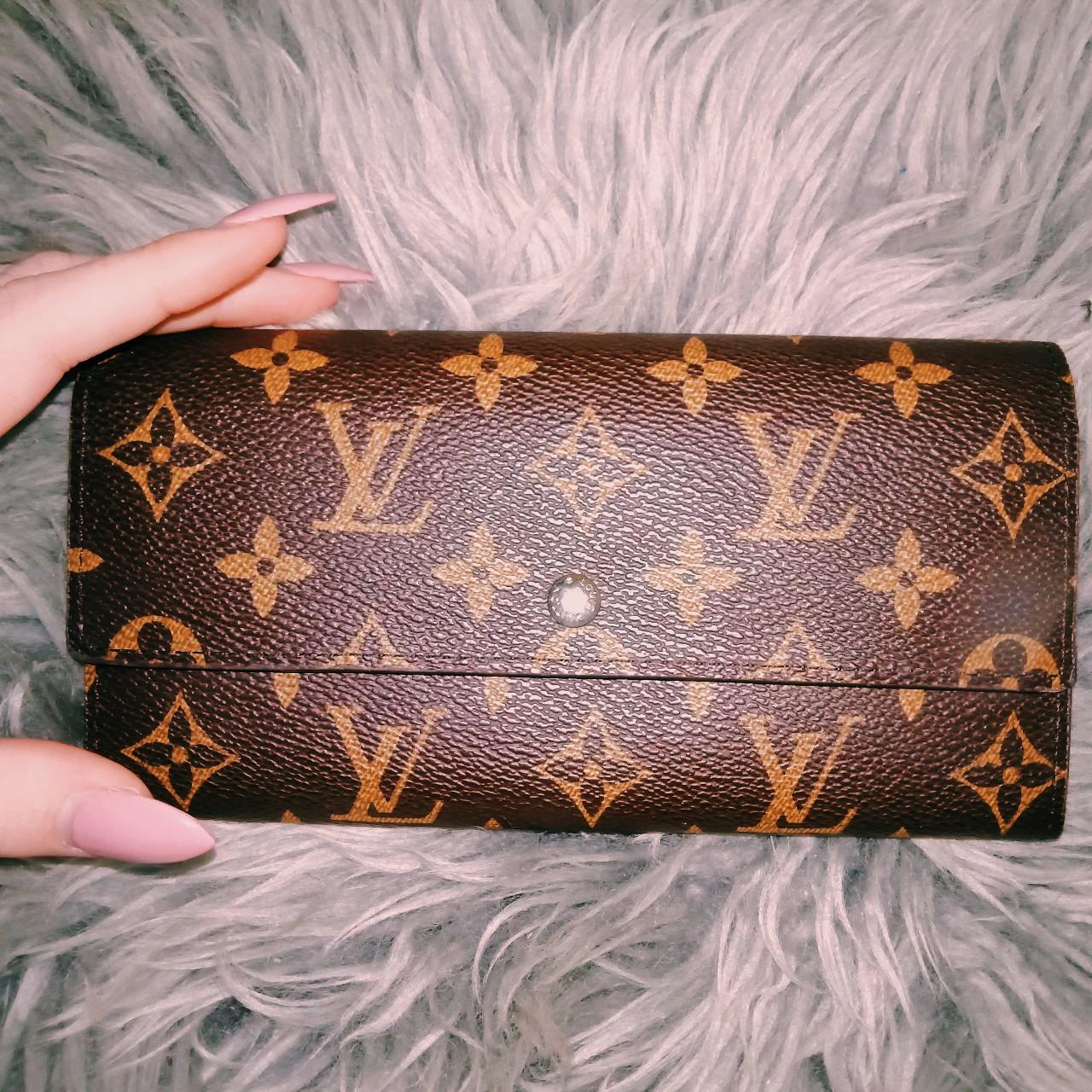 LV wallet condition: pretty worn in - Depop