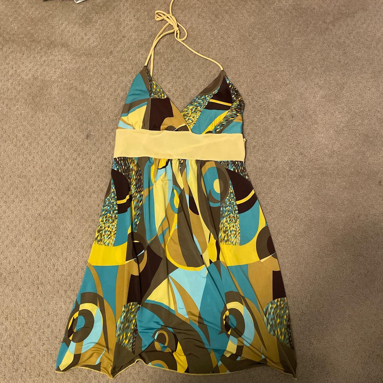 80s patterned halter dress Padding in the triangles... - Depop