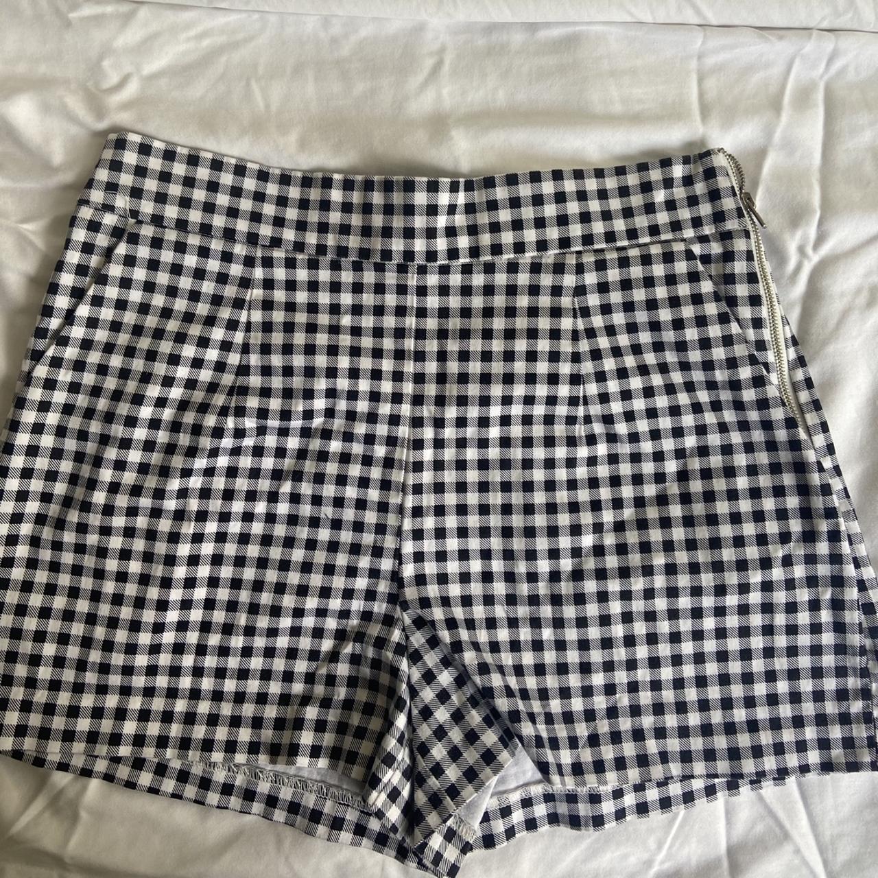 Women's Black and White Shorts | Depop