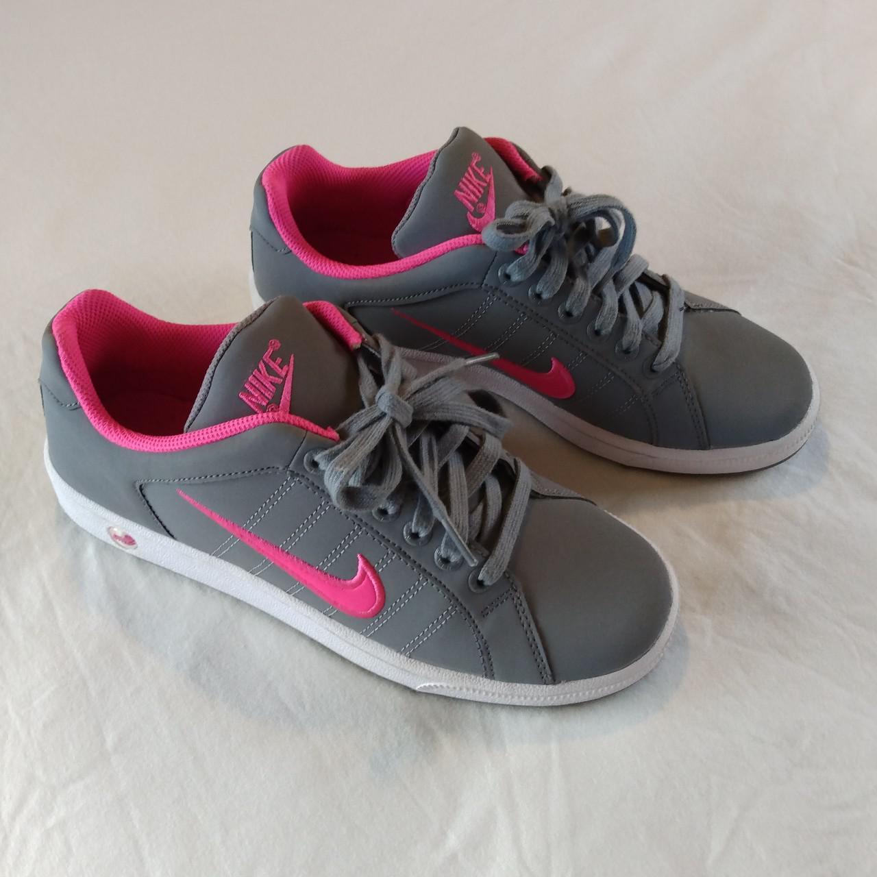 womens grey and pink nike trainers