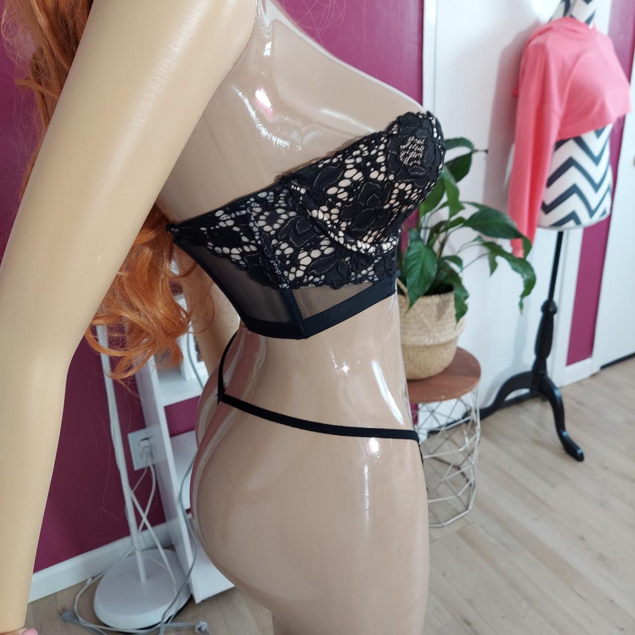 Strapless Bra from Victoria's Secret Size 32D and - Depop