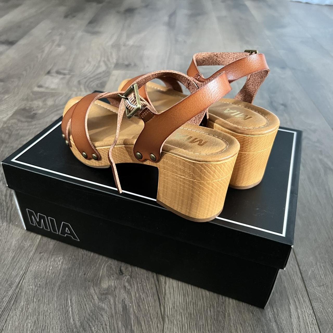 Mia susan best sale platform sandal