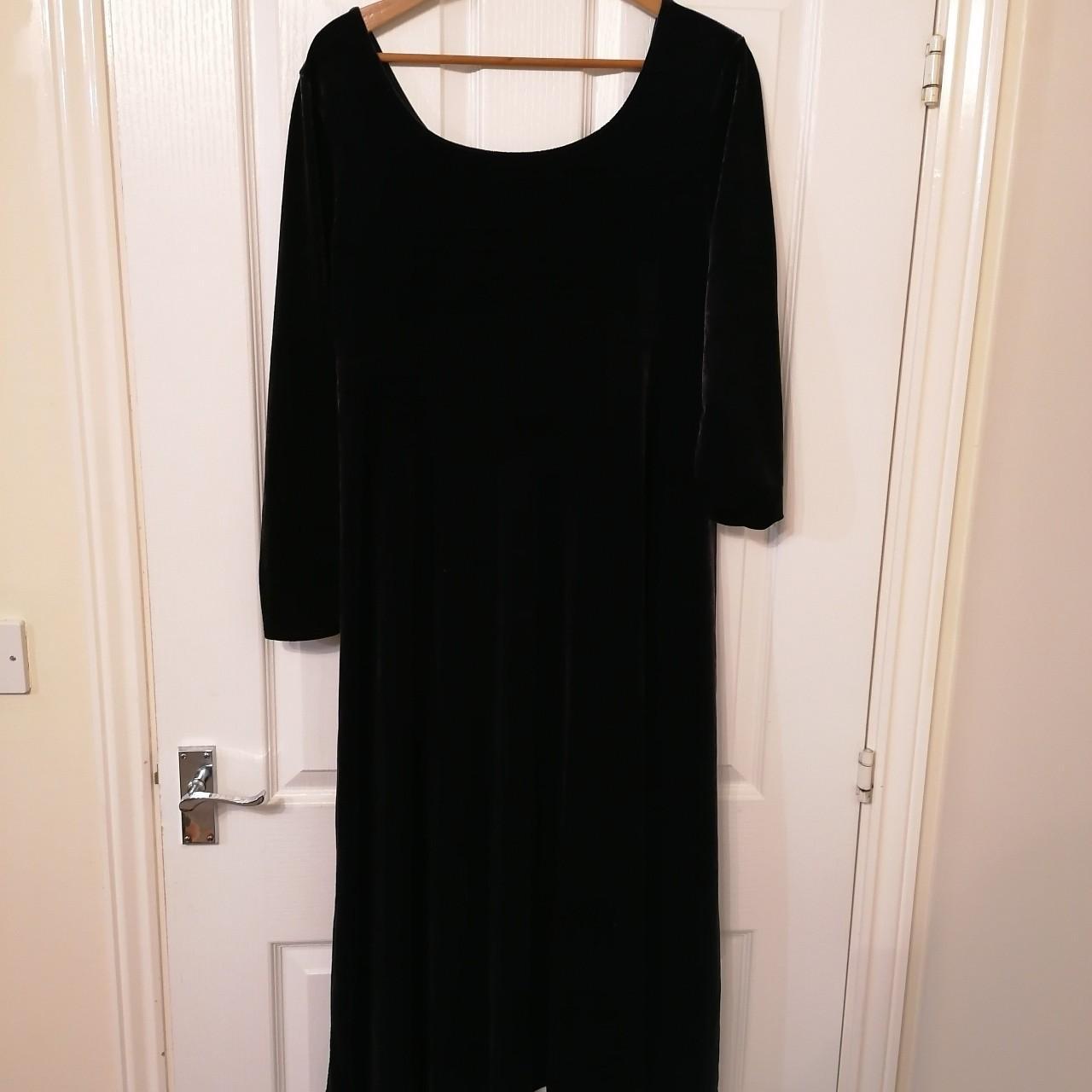 Black velvet floor length long sleeve flowy dress. - Depop