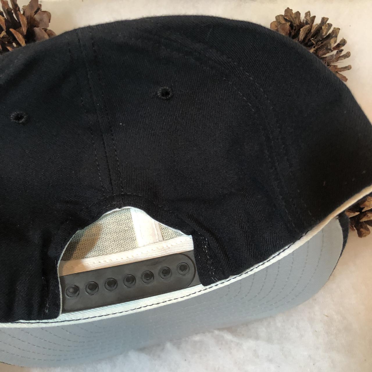 Men's Black and Green Hat (2)