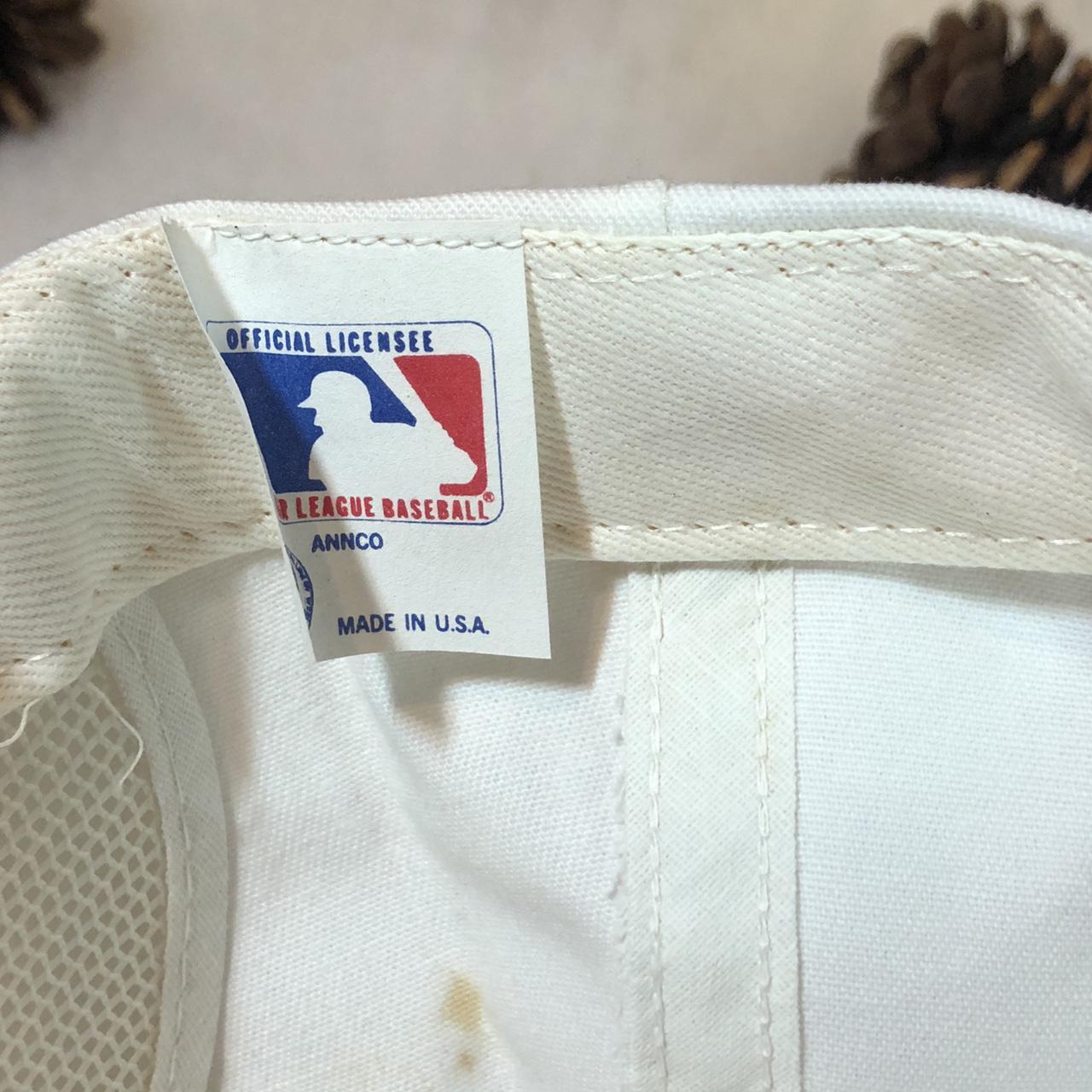 Men's White and Blue Hat (3)
