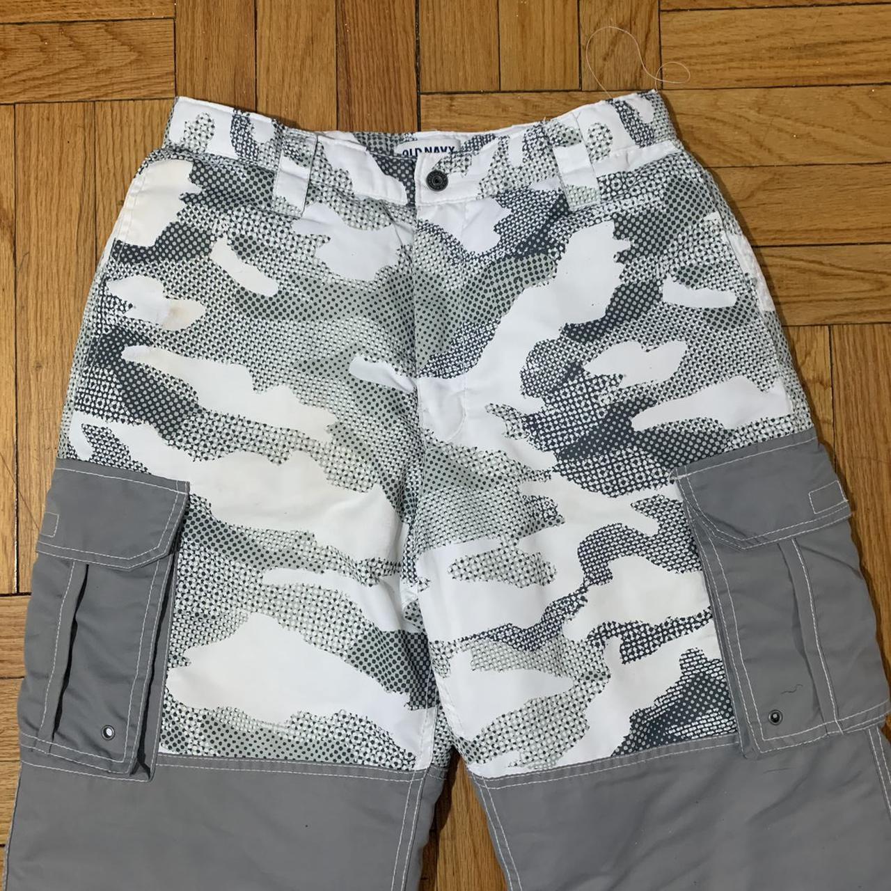 Old Navy Camo Pants Women's Size 14 In perfect... - Depop