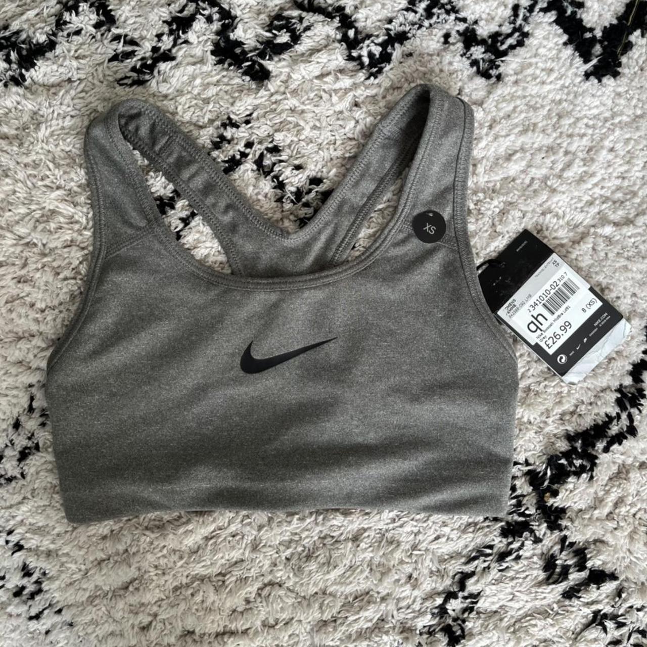 Nike Women's Grey and Black Crop-top | Depop