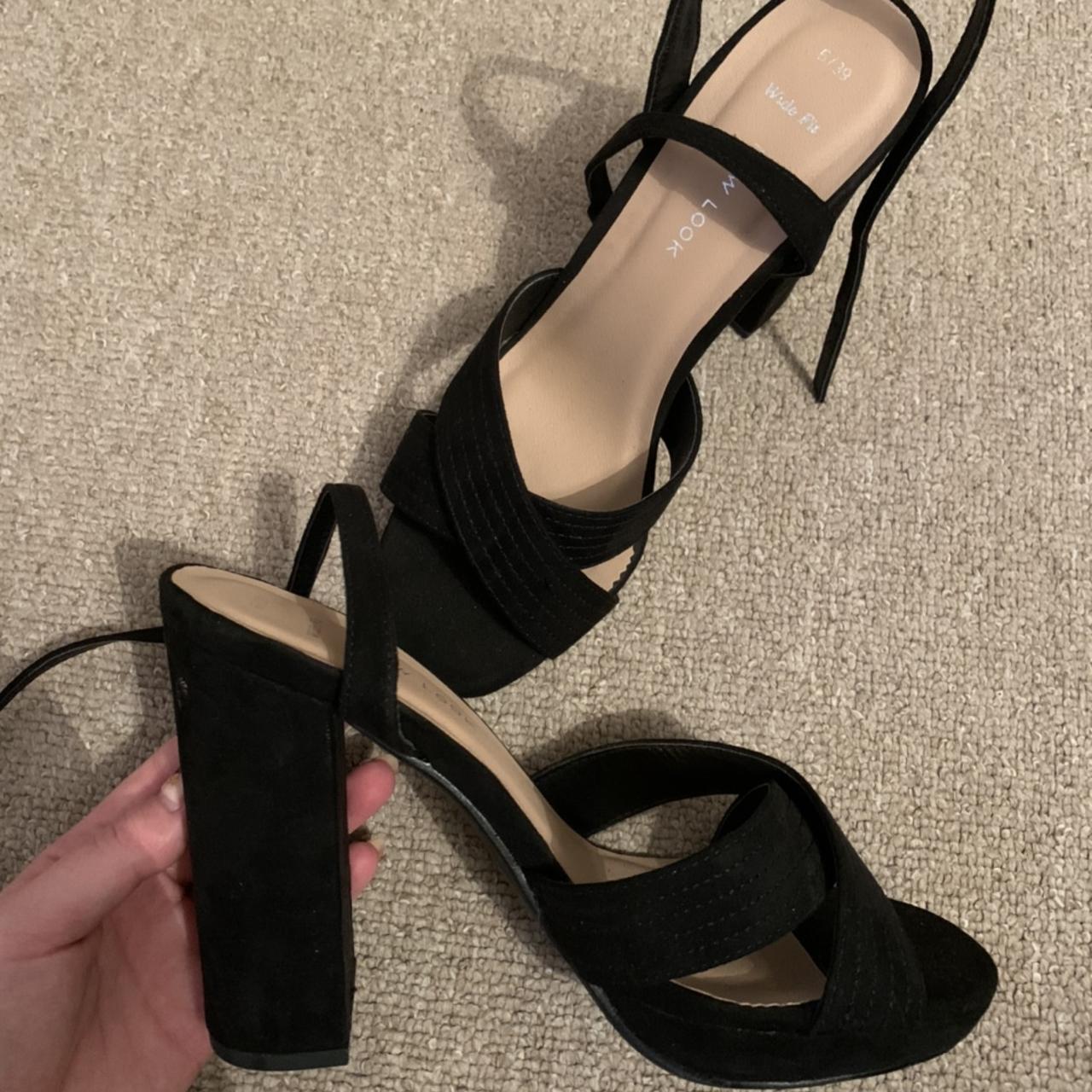 Wide heels hot sale near me