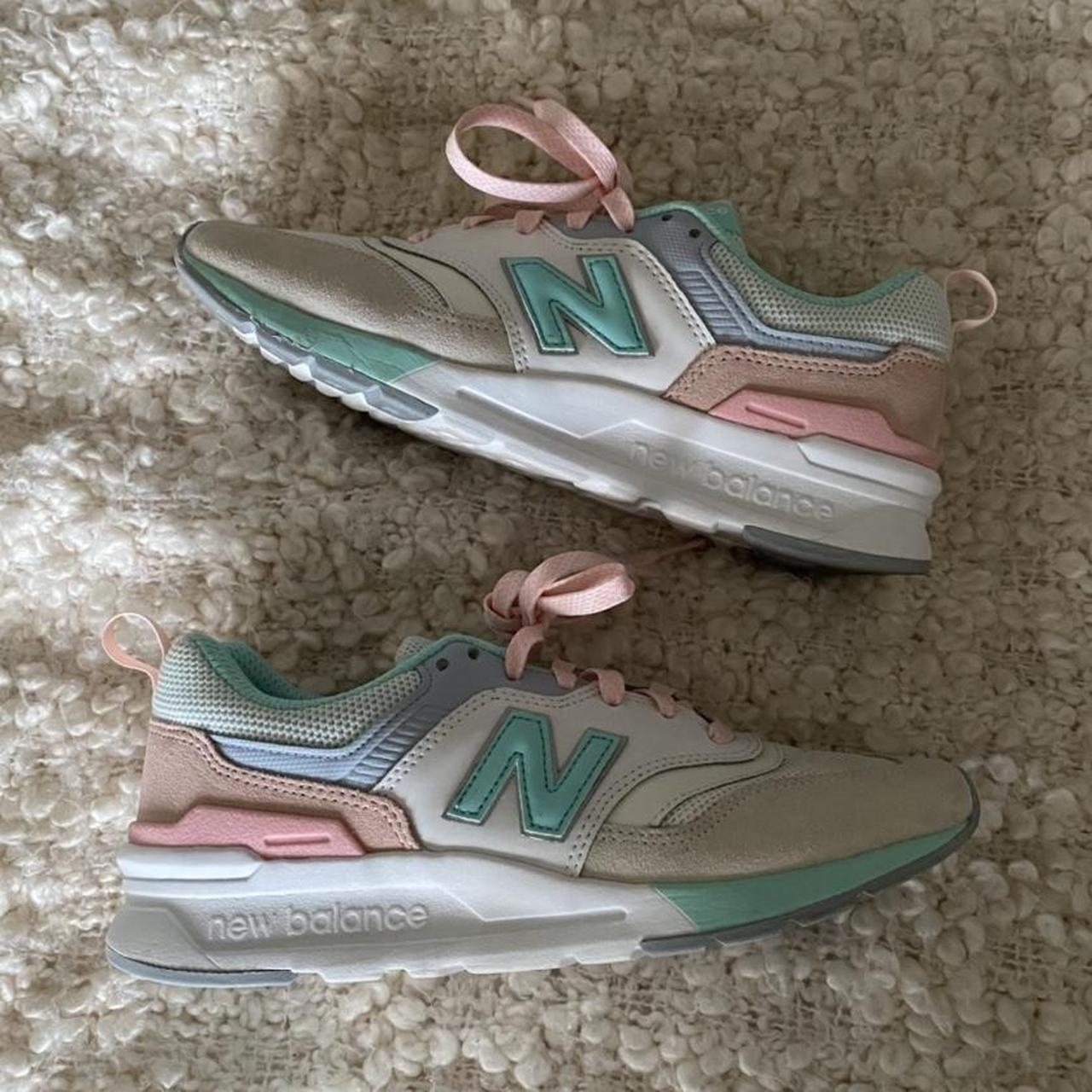 new balance 997 womens Green