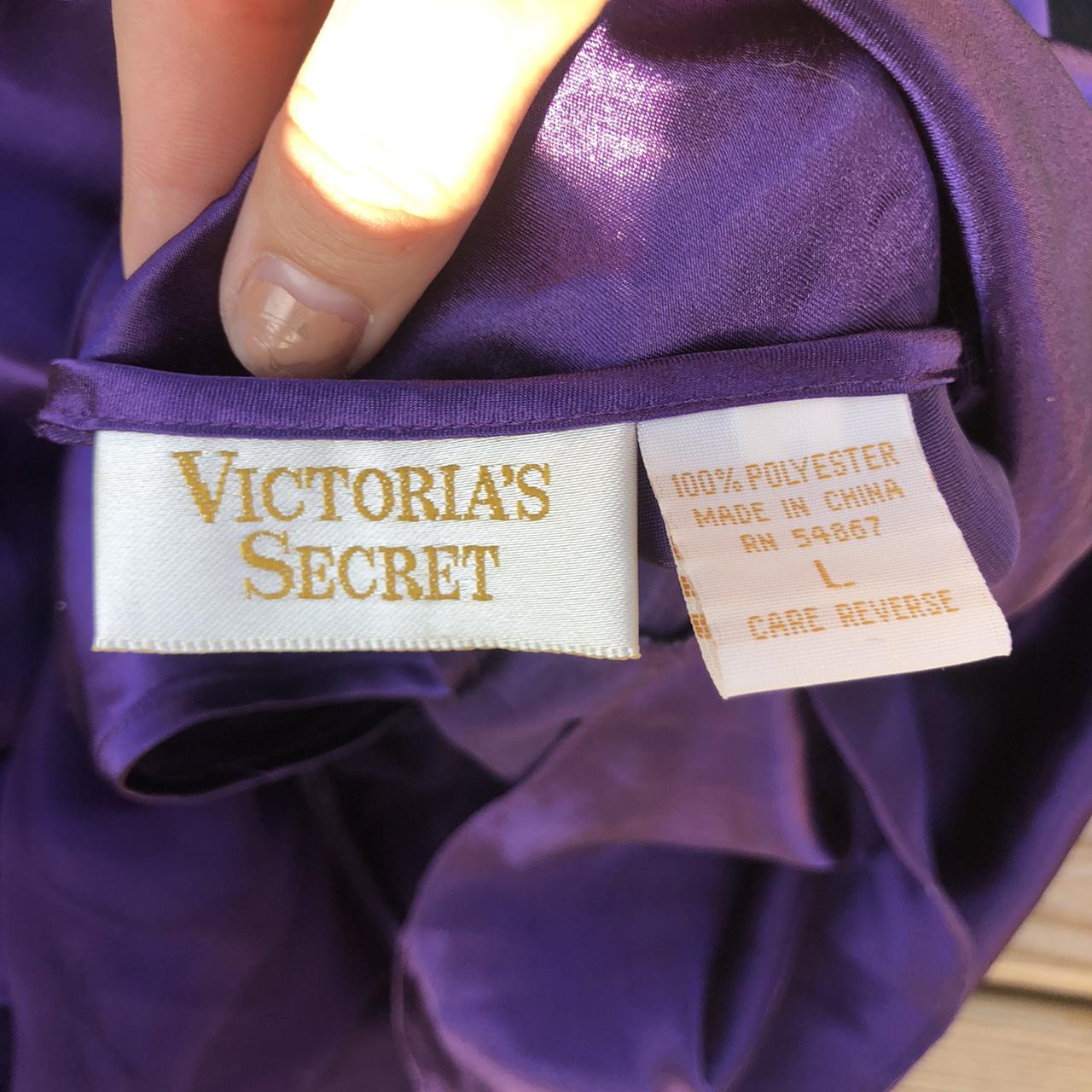 Lovely Vintage Victoria’s Secret Silky Slip - Depop