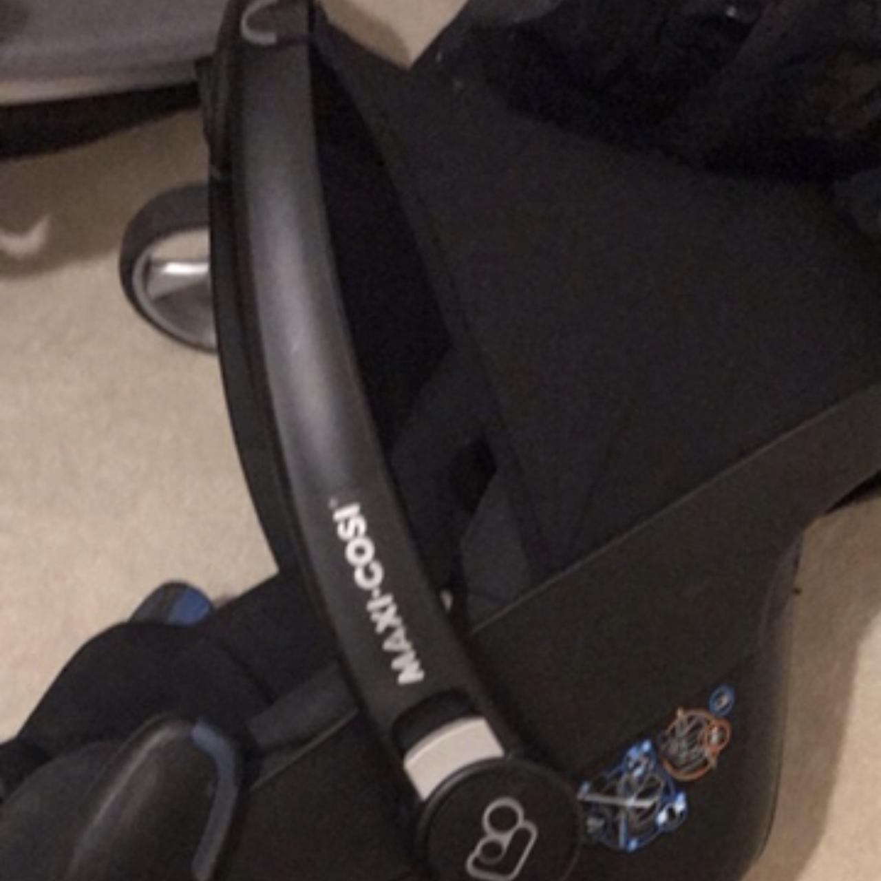 Maxi cosi pebble car seat Fits to any pram... Depop