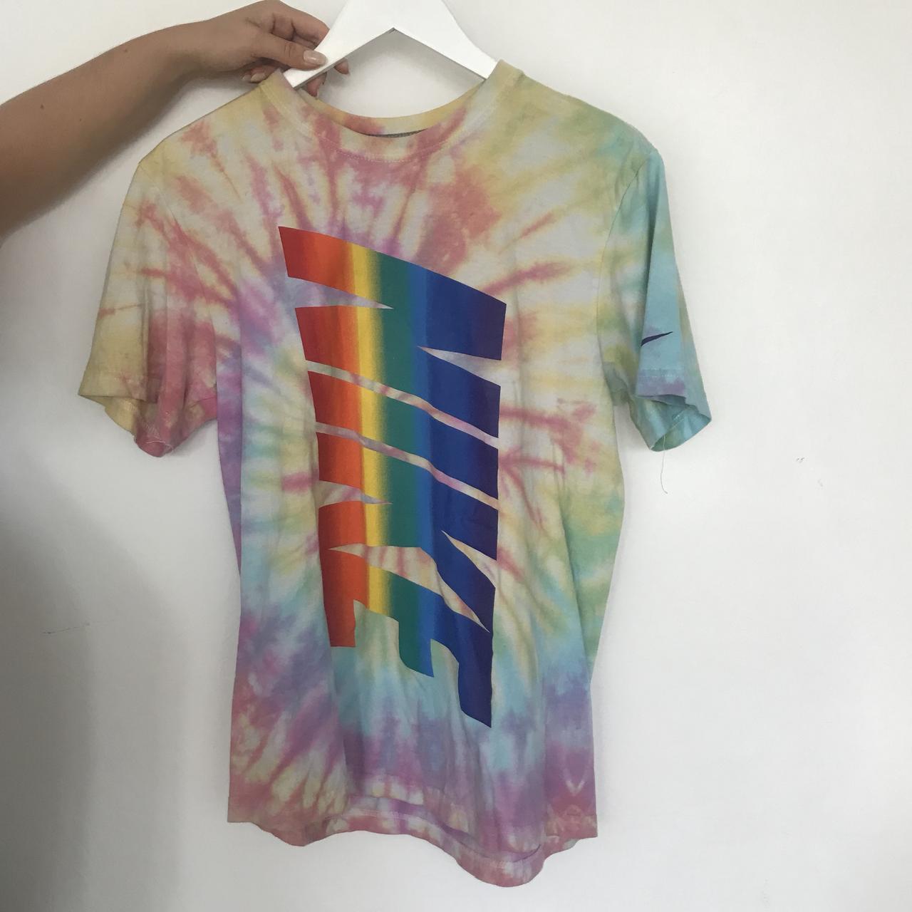 Rainbow tie dye nike shirt hotsell