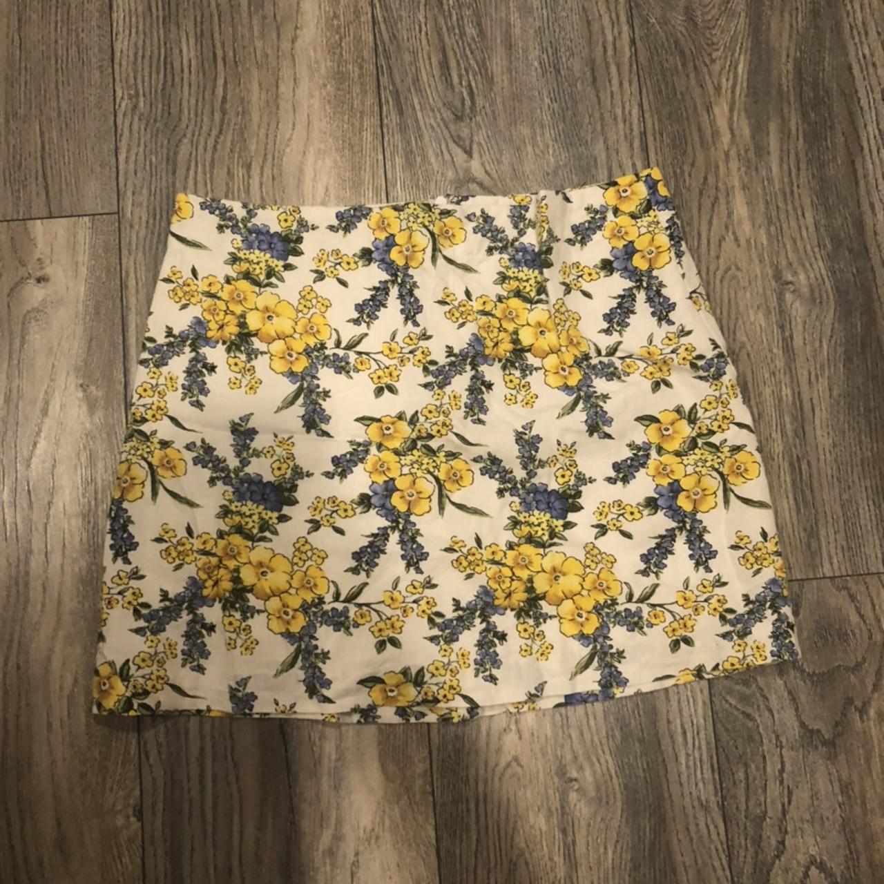 Floral Mini Skirt So Perfect For Summer Vibrant Depop 