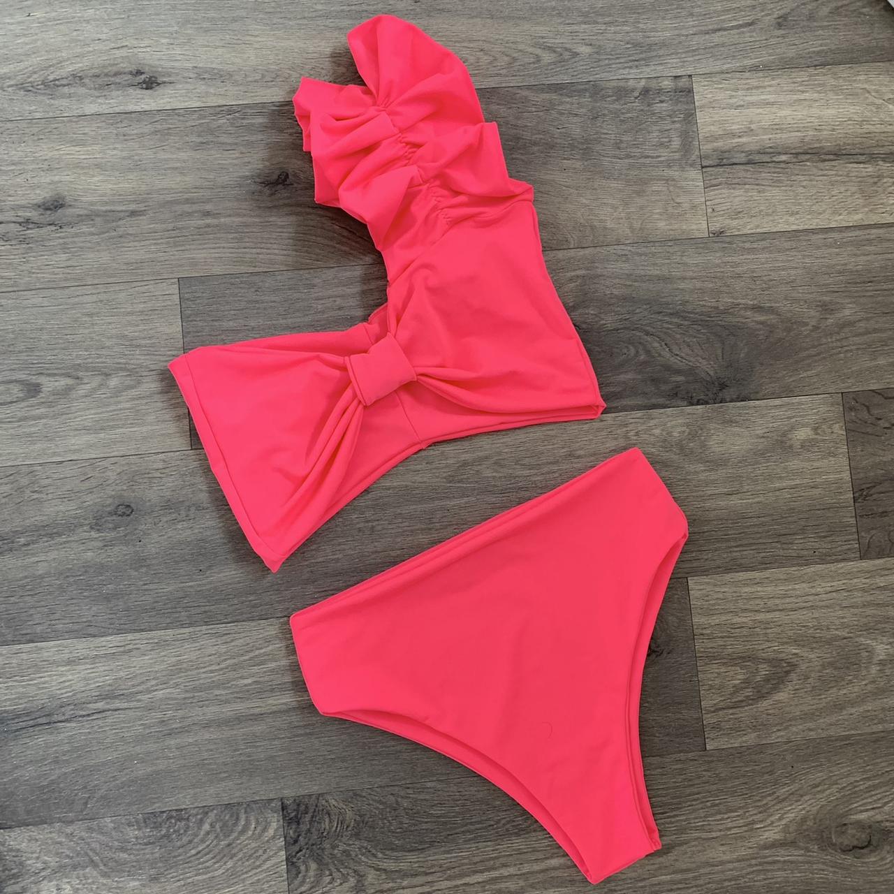 Women's Pink Bikinis-and-tankini-sets | Depop