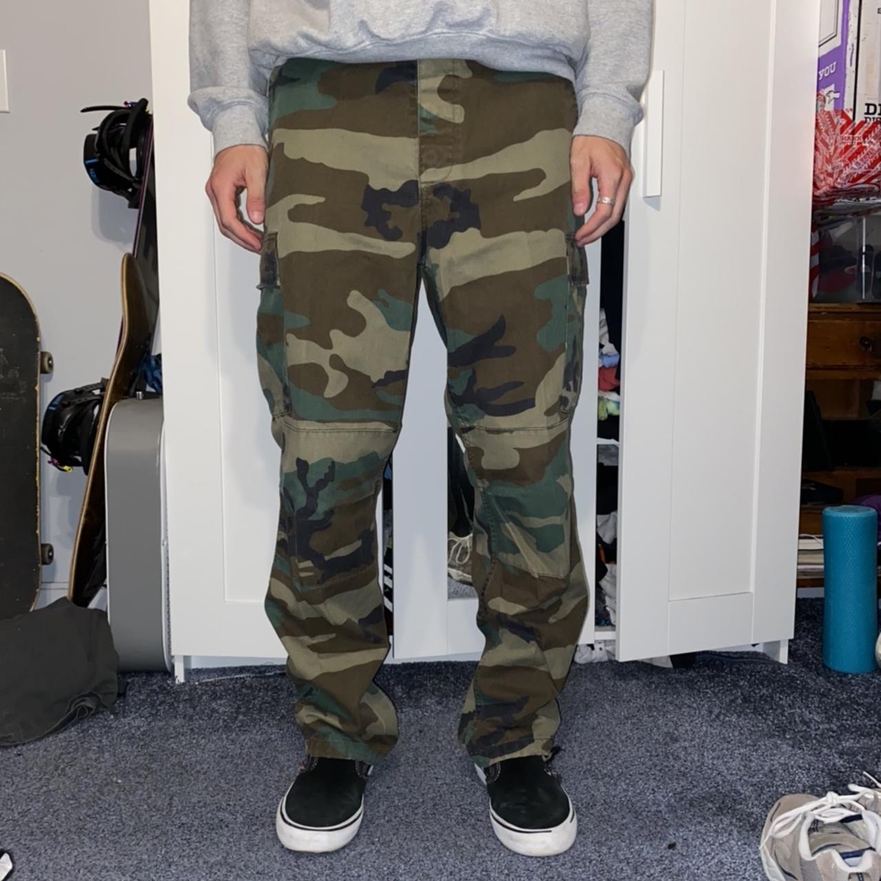 SOLD Vintage Green Camo Cargo Pants Size Medium Depop