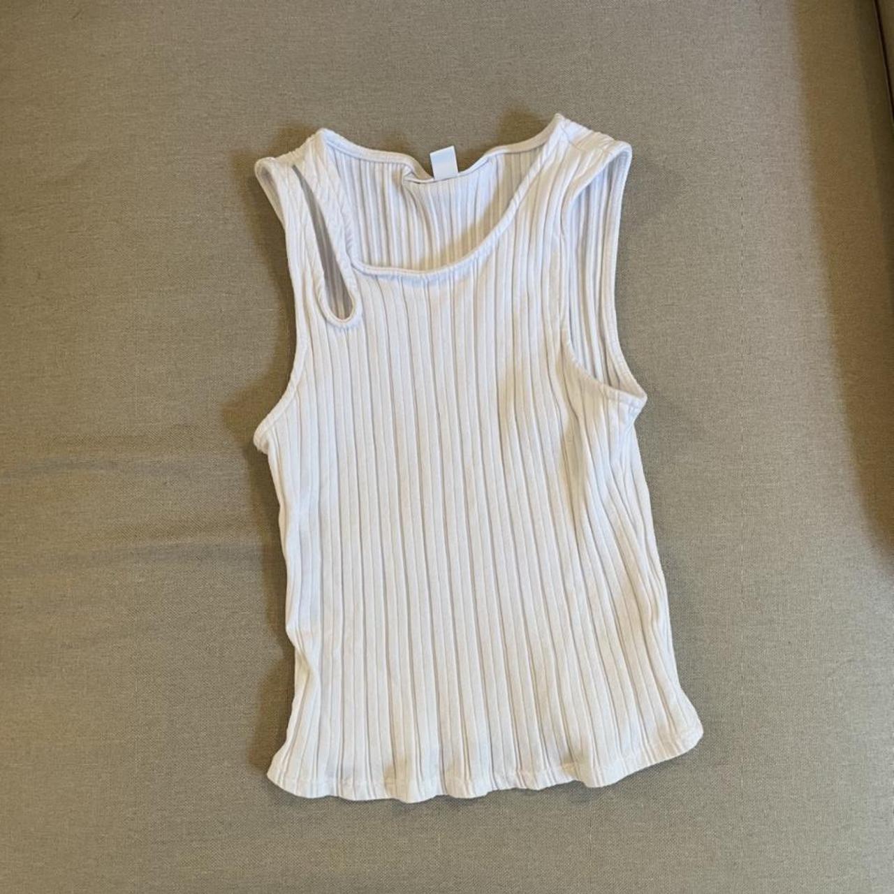 Product Image 1 - White ribbed tank with cute