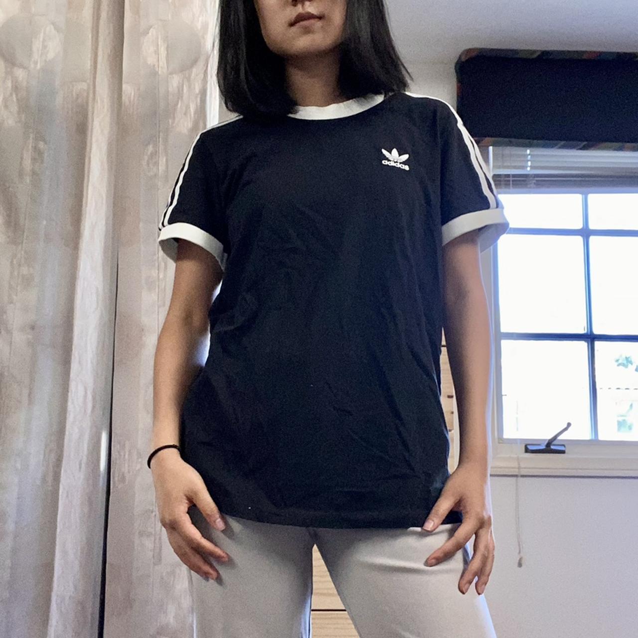 adidas t shirt women outfit