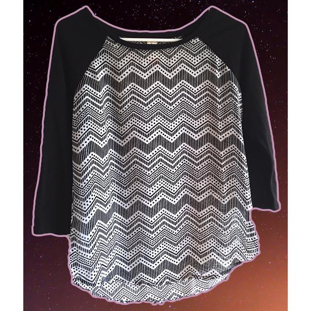 No Boundaries zig-zag shirt size medium This sheer - Depop