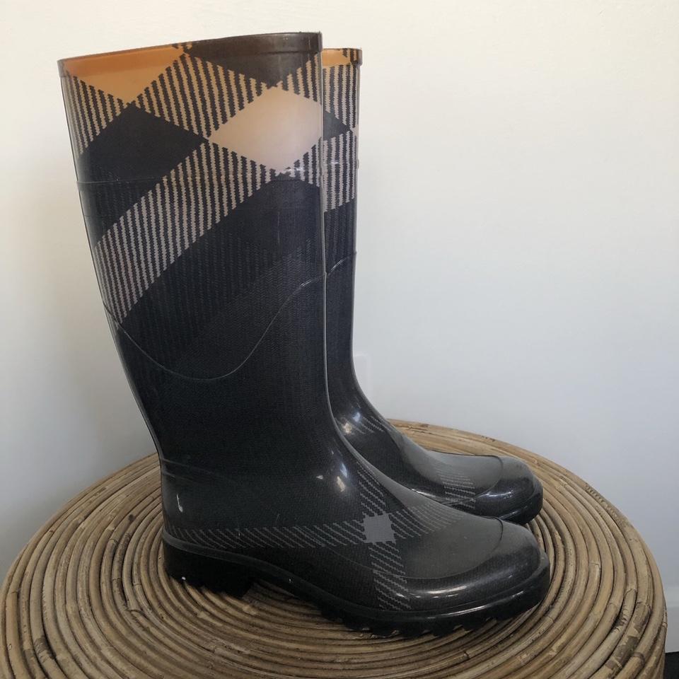 Burberry rain shop boots authentic