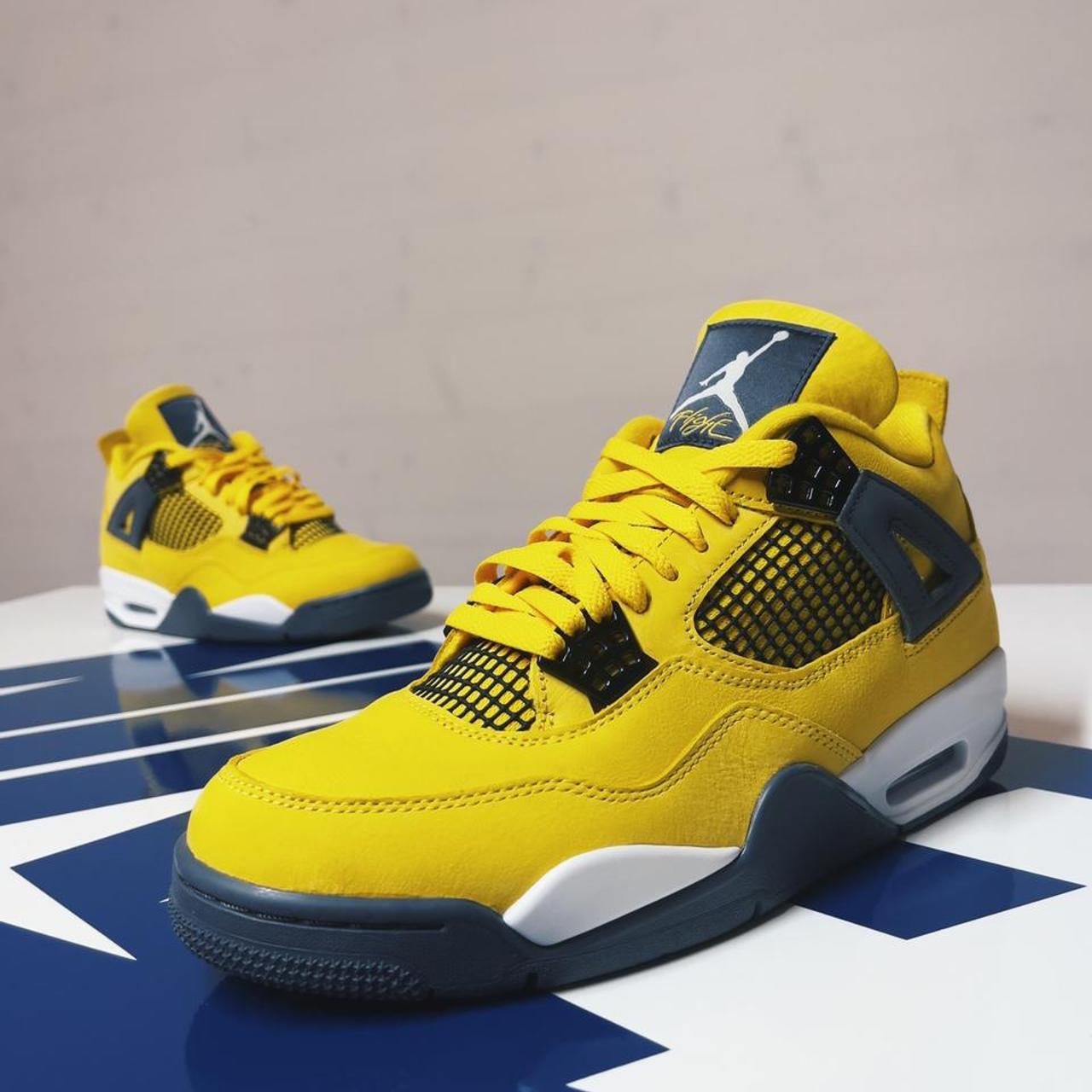 jordan 4 lightning sizing