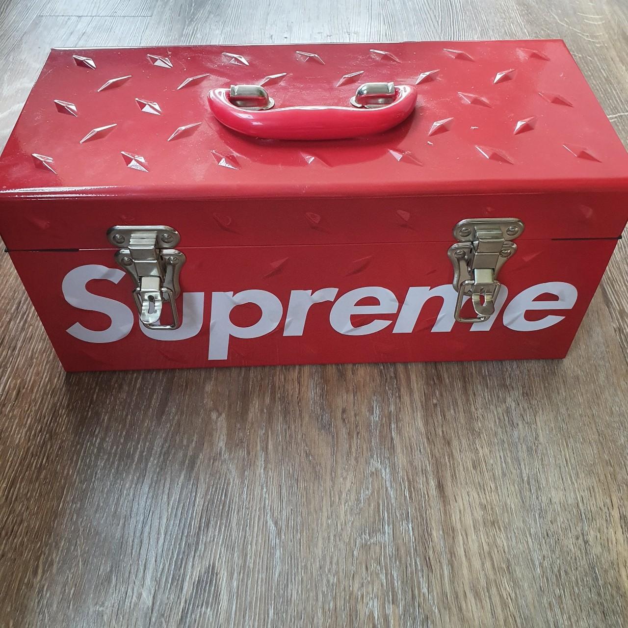 Supreme Tool box - FW18, Will ship tracked with all