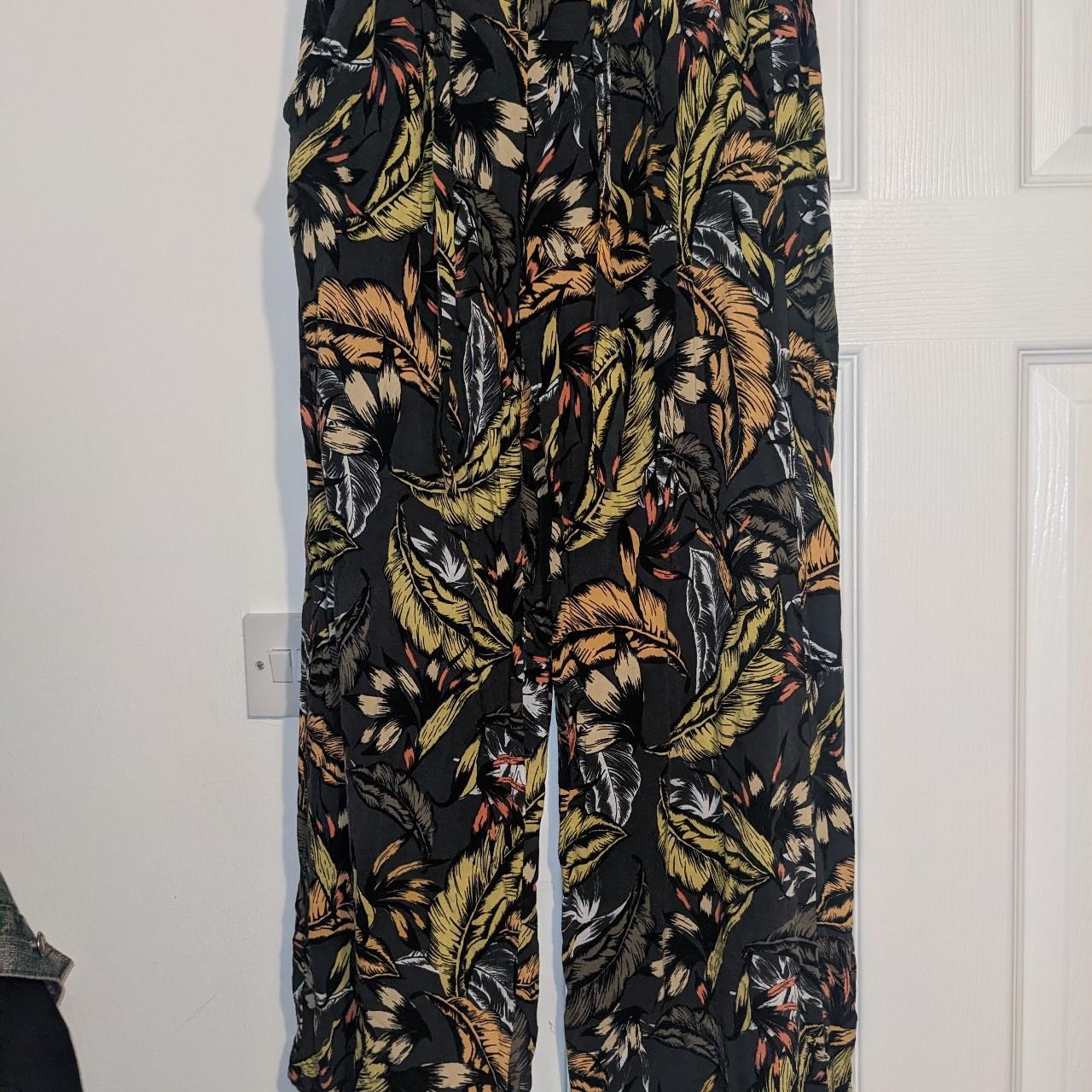 Primark Women's Green and Tan Trousers Depop