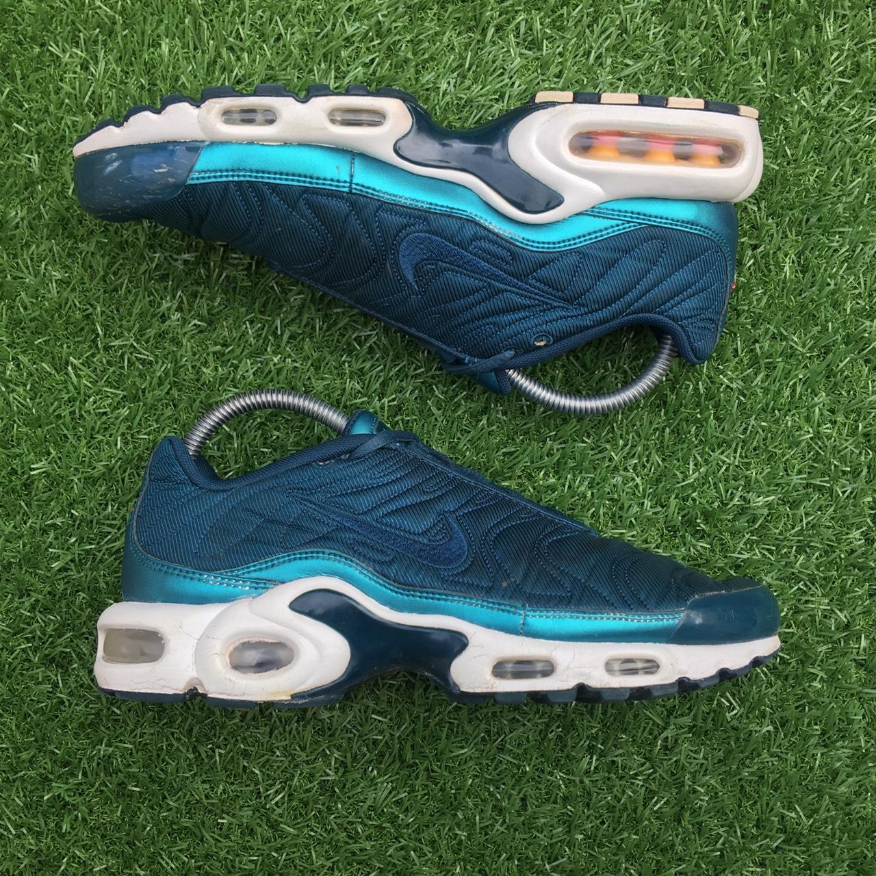 turquoise nike tns