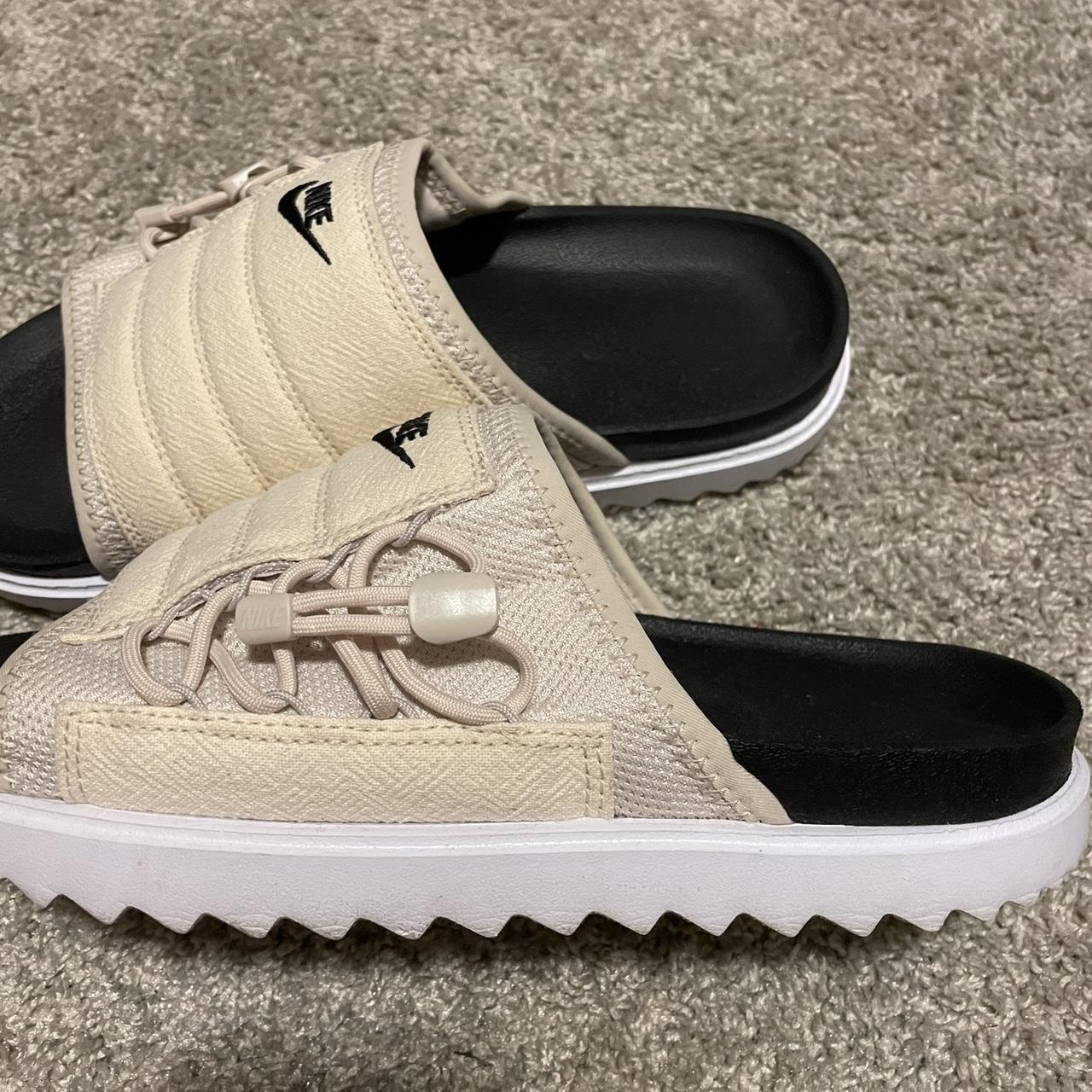 Nike Asuna Slide in 'Desert Sand' super Depop