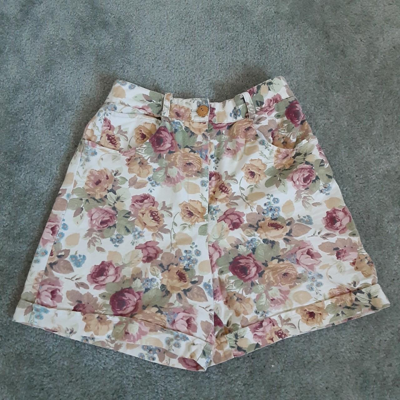 vintage mom shorts ♡ all over floral print ♡ high... Depop
