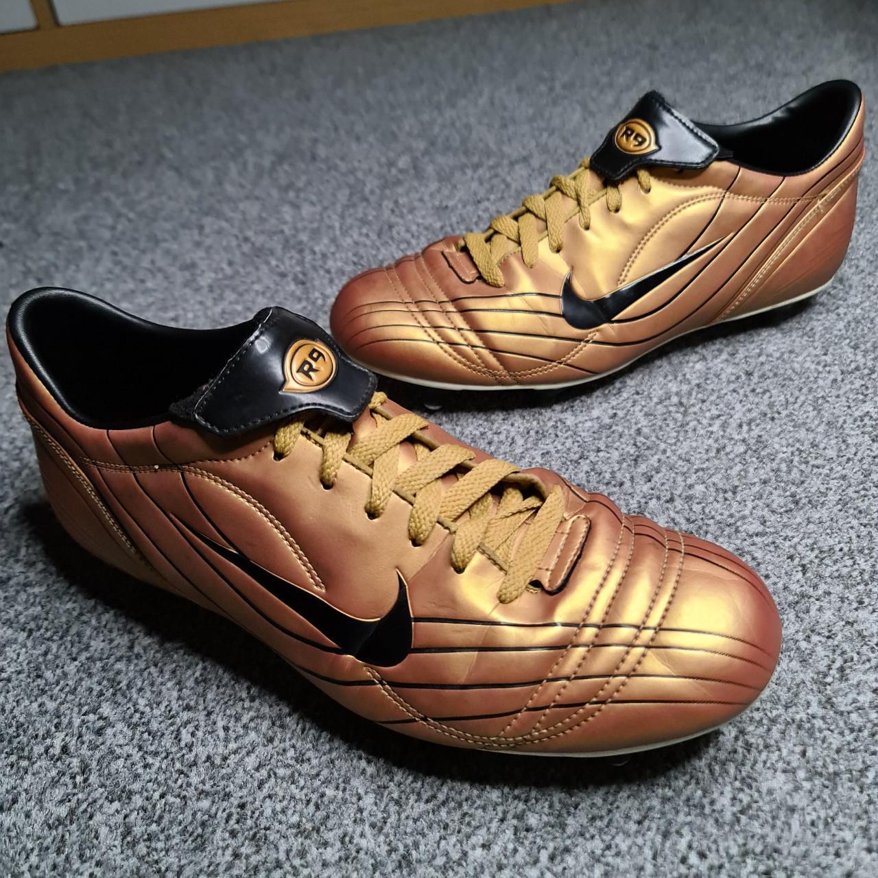 nike gold football boots