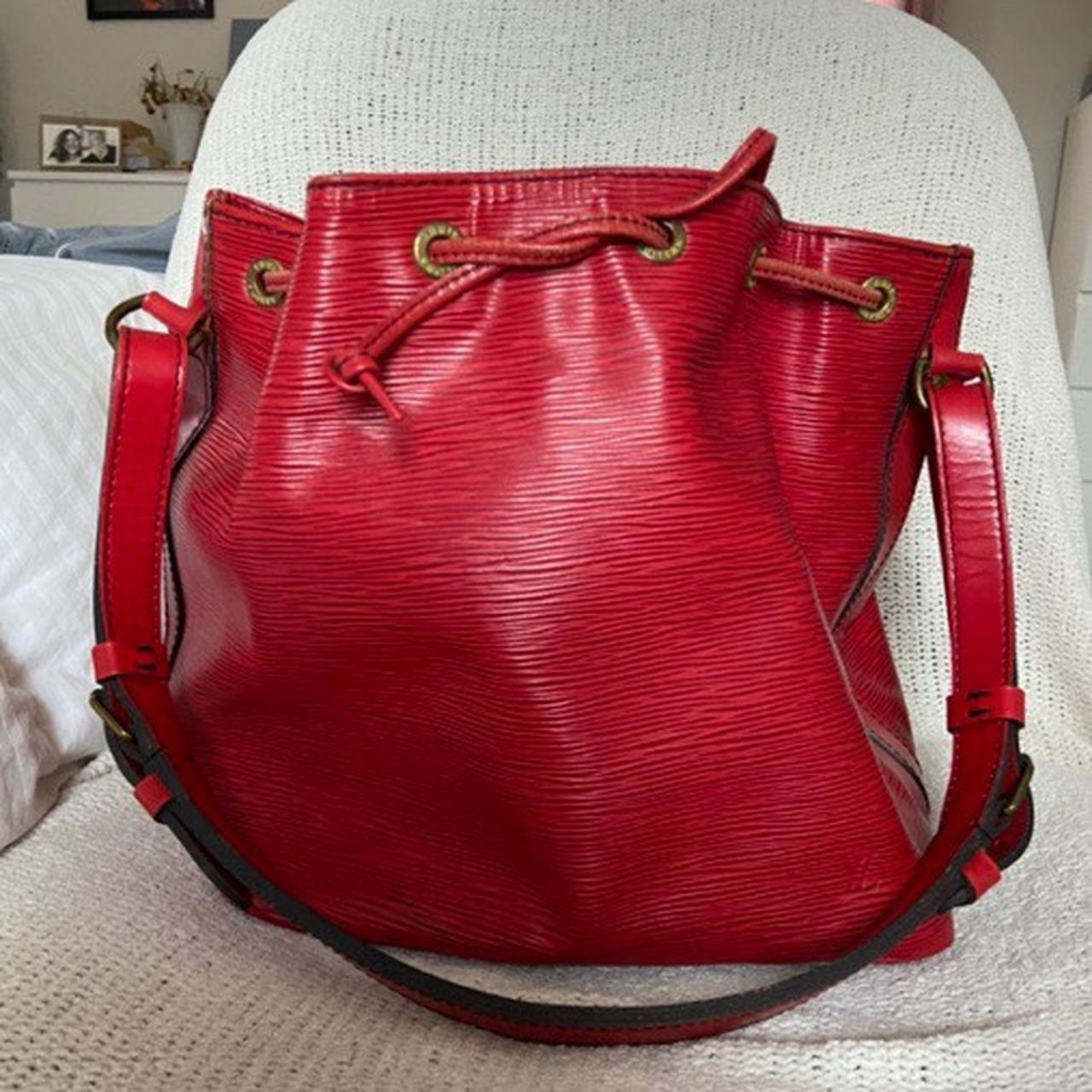 LOUIS VUITTON Noe Large Epi Leather Shoulder Bag Red