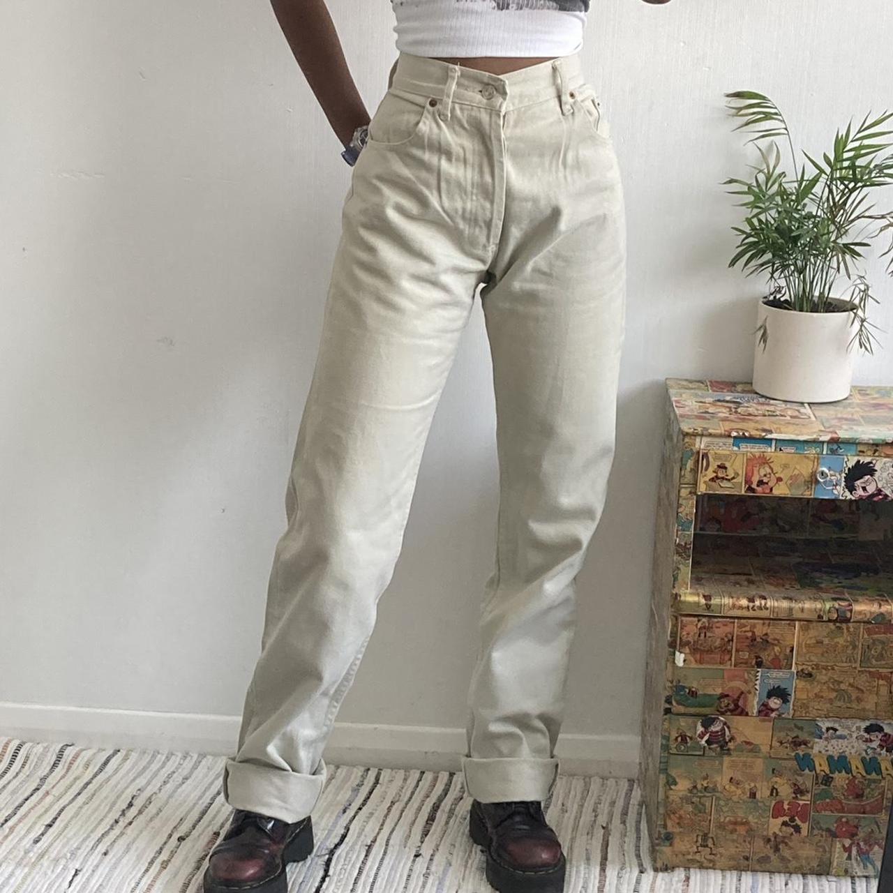 cream levi 501 jeans