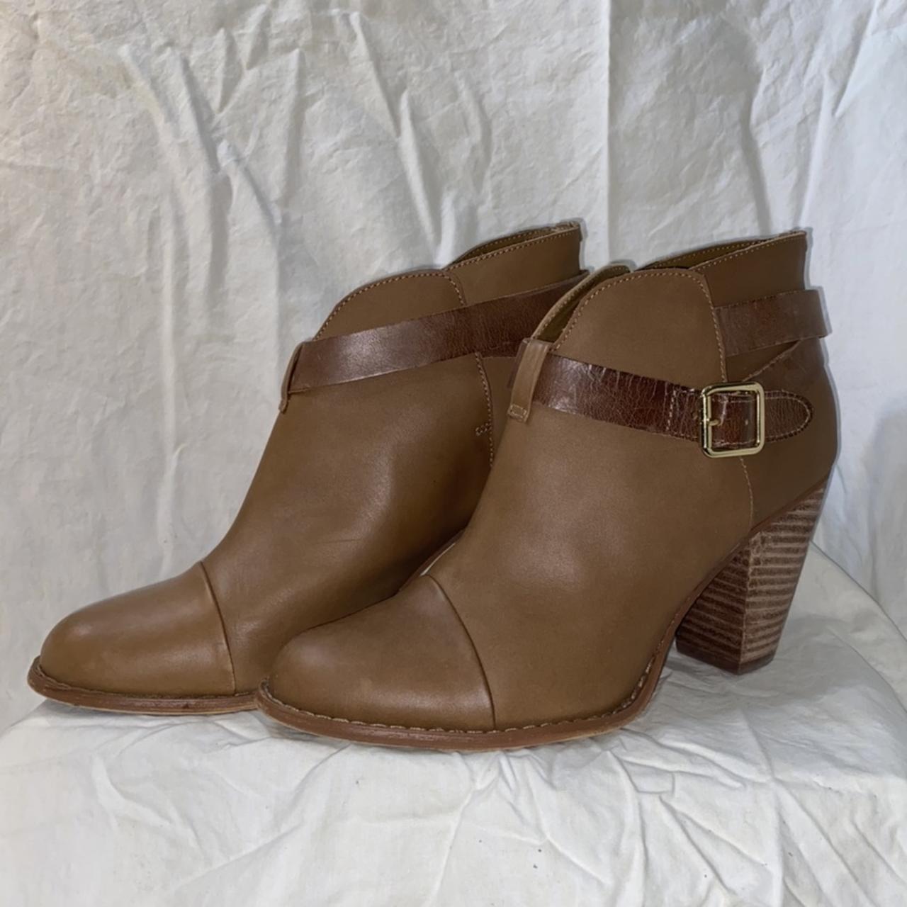 Adorable light brown leather ankle booties that go... - Depop