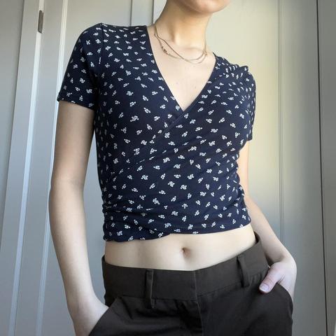 Brandy Melville Kinsley Top 💙🦋💙🦋 Cropped navy blue - Depop