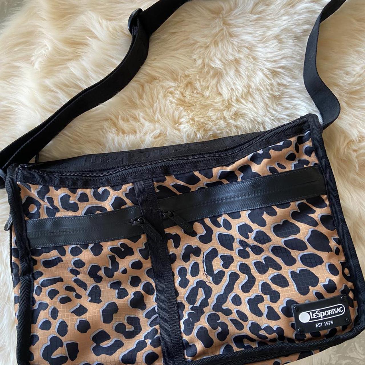 Le Sportsac leopard bag Like New! Depop