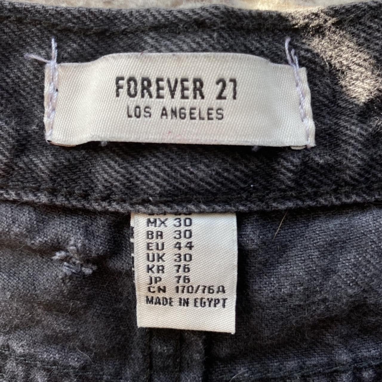 ‼️ FOREVER 21 JEANS ‼️ sizing says 30/30 but these... - Depop