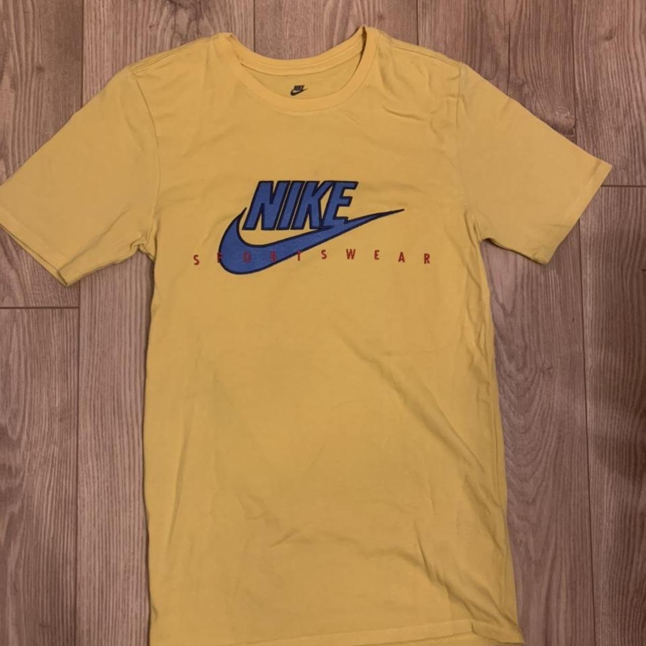 Nike Men's Yellow and Blue T-shirt | Depop