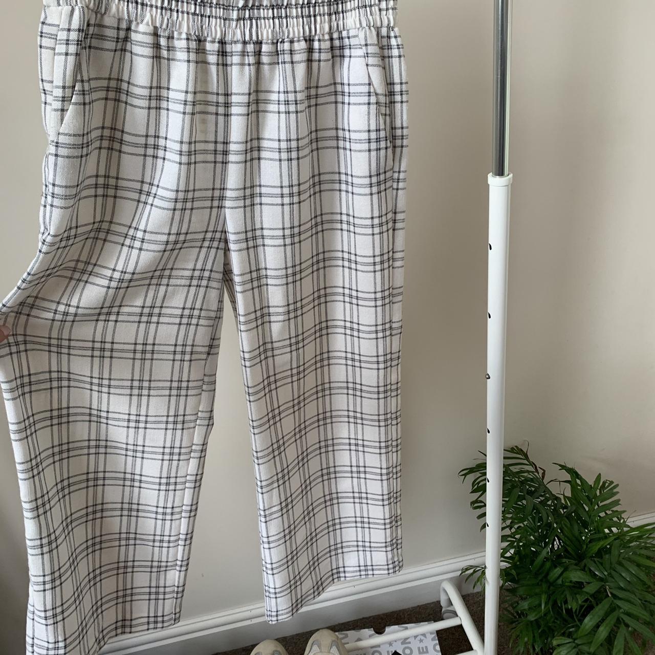 Primark Women's Cream and Black Trousers Depop