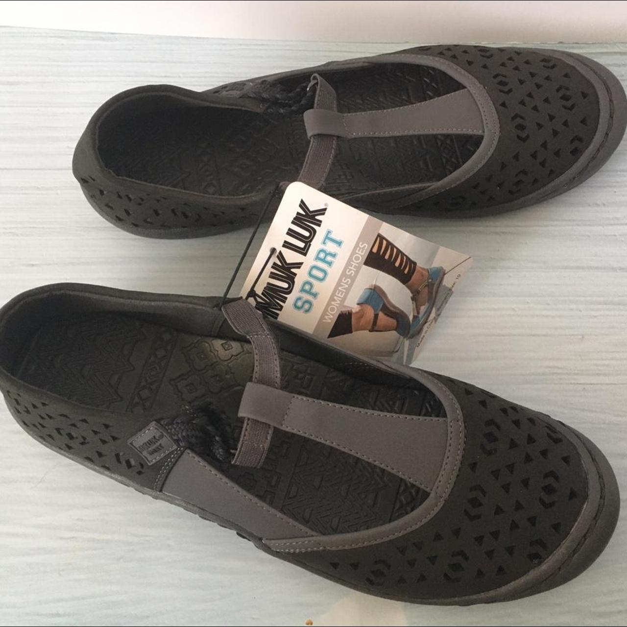 Muk Luks Women's Grey Sandals