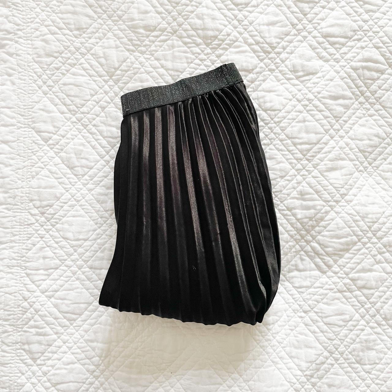 Black pleated cheap skirt primark