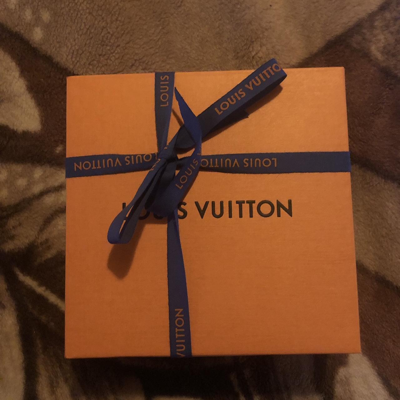 Drops LOUIS VUITTON on X: Louis Vuitton Prism Belt by @virgilabloh  Releasing late 2019  / X