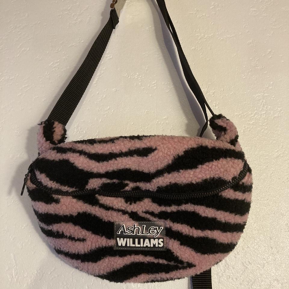 独創的 【AshLey bag bum WILLIAMS】tigerボアfleece ボディバッグ