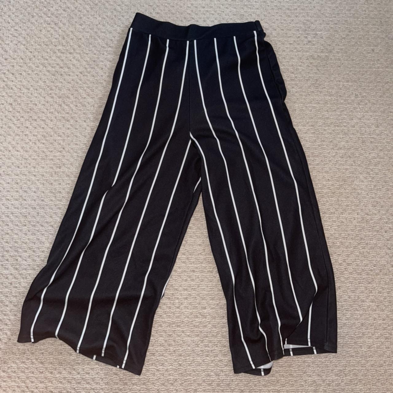 New Look Women's Black and White Trousers | Depop