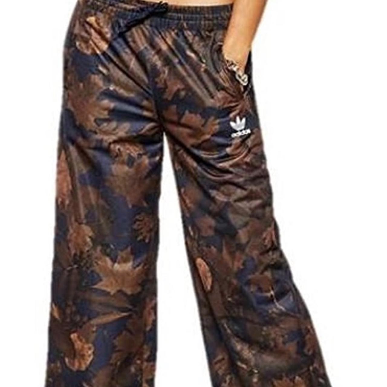 Adidas cheap leaf pants