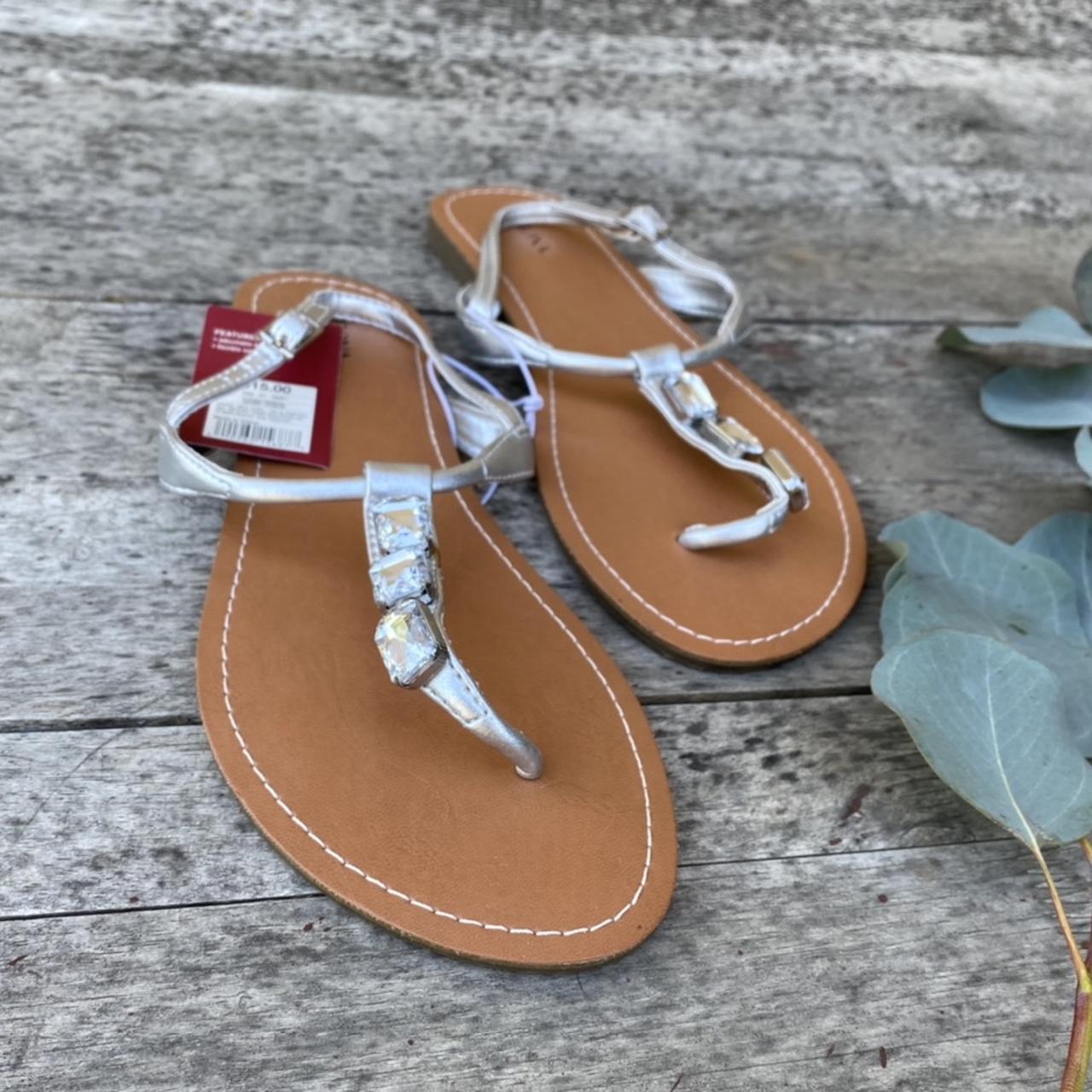 Merona on sale flip flops