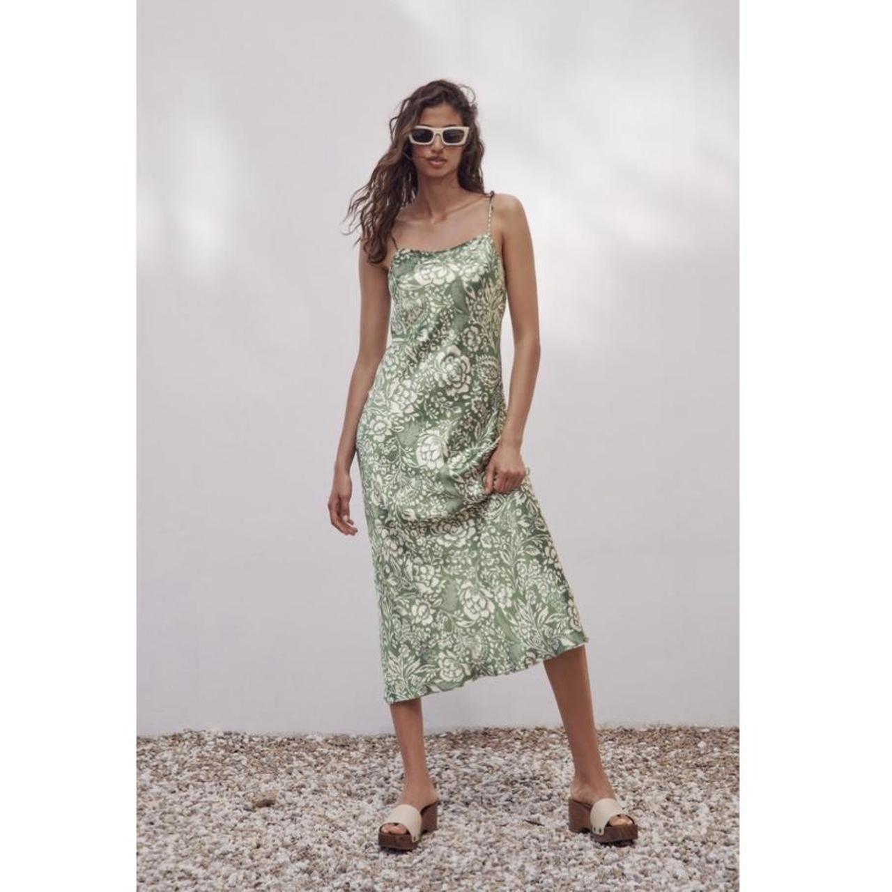 FREE UK SHIPPING Zara Paisley Green Satin Midi... Depop