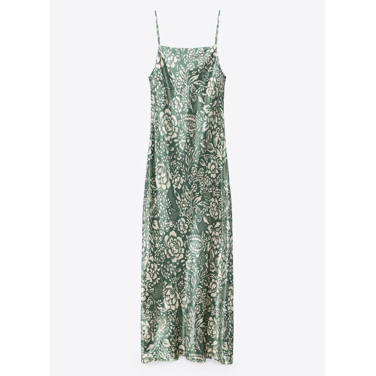 FREE UK SHIPPING Zara Paisley Green Satin Midi... Depop