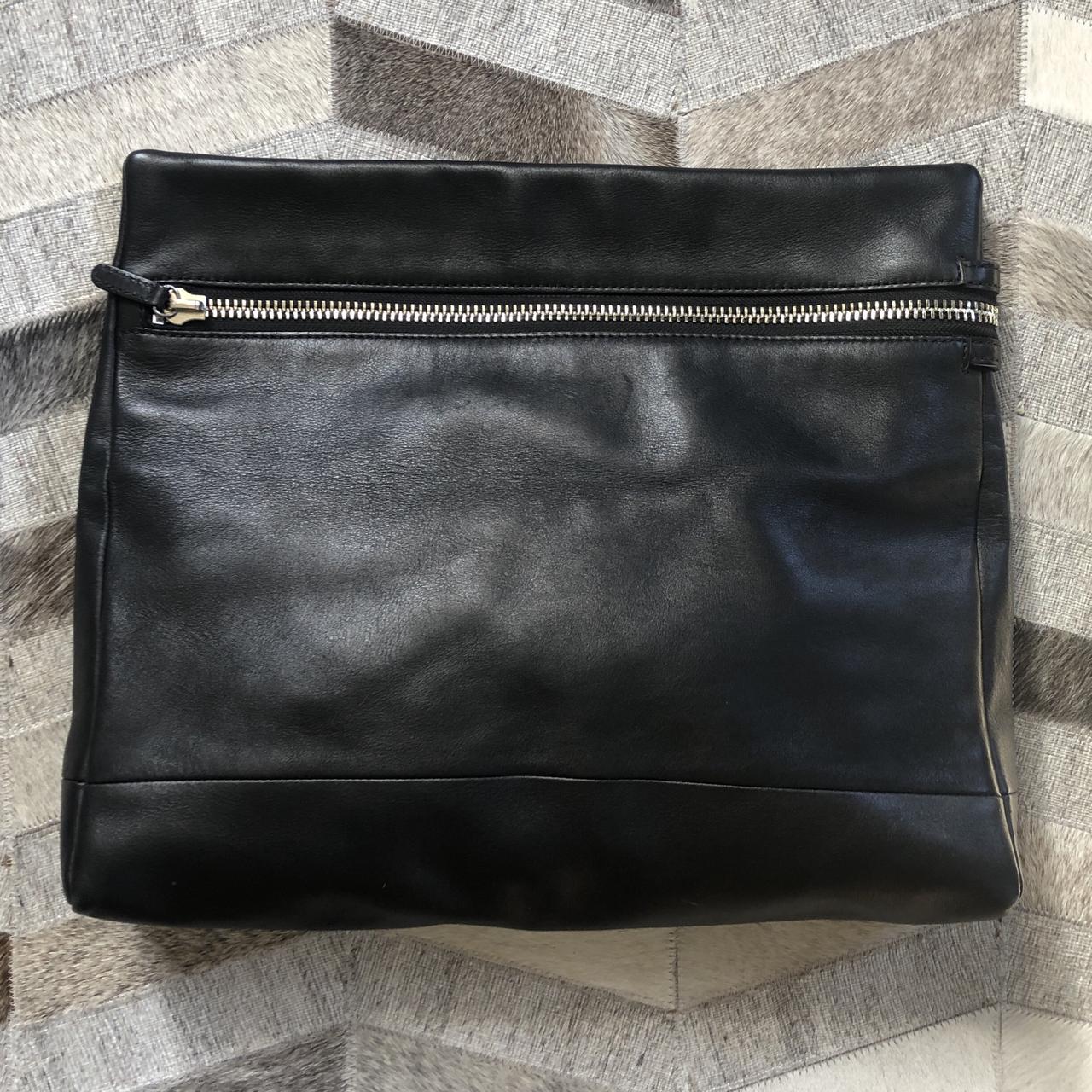 ARITZIA SIX ELEVEN outlet CLUTCH PURSE HAND BAG CLUTCH HUGGABLE LEATHER ZIPPER BLACK