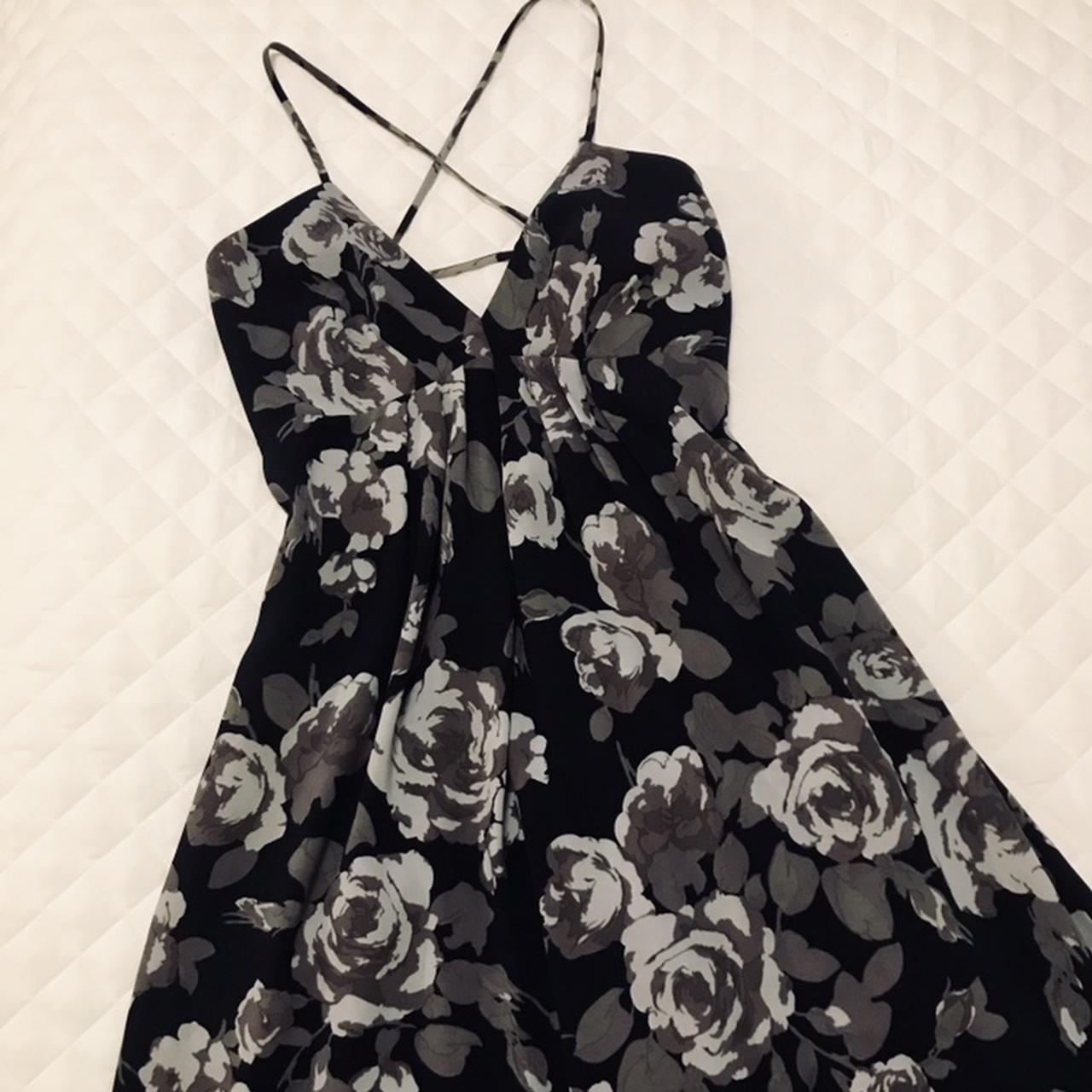 aritzia | wilfred floral dress size: 6 color: navy... - Depop
